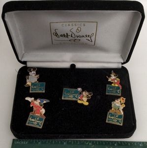 Walt Disney Classic Collection: Mickey through the Years pin set